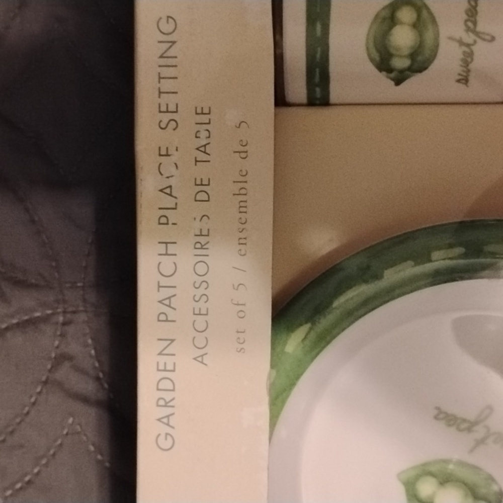 Pottery Barn Kids Garden Patch Place Setting - Picture 2 of 7